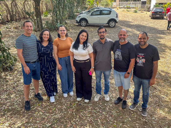 Comunidade do ISF reunida ao ar livre
